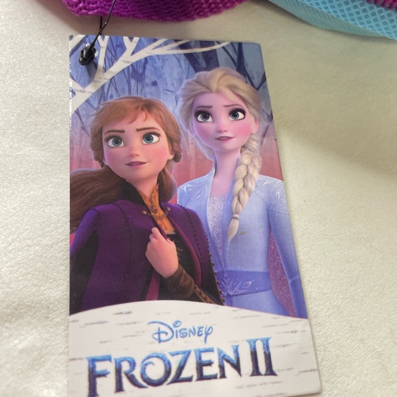 NEW WITH TAG Bioworld Disney Frozen Elsa and Anna "Seek the Truth" Mini Backpack - Picture 6 of 9